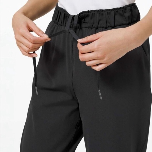 Lululemon sz 4 Keep Moving Pant Black Drawstring Pants Trouser great condition - Picture 10 of 11